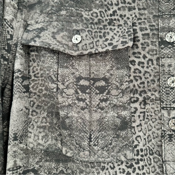 Est. 1946 Women’s Black/Gray Reptile Print Quarter Button Dress Size Large - Picture 7 of 16